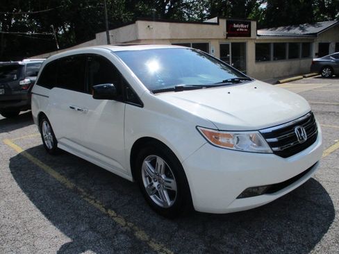 Used 2013 Honda Odyssey Touring image 4