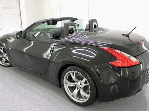Used 2010 Nissan 370Z Touring w/ Sport Pkg RWD image 39