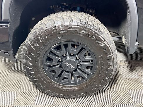 Used 2024 Chevrolet Silverado 2500 ZR2 w/ LPO, Dark Essentials Package image 27