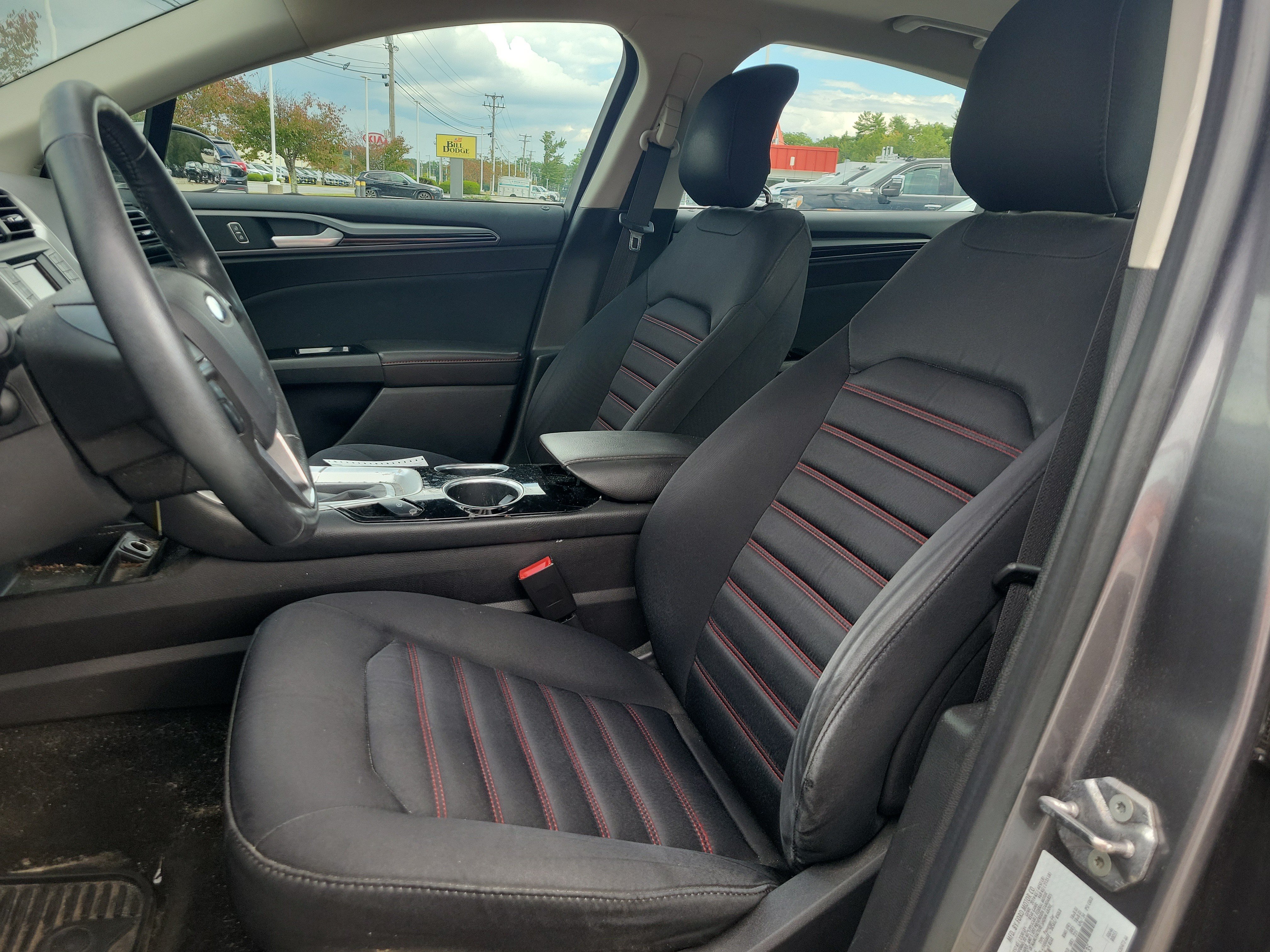 Used 2013 Ford Fusion SE FWD image 10