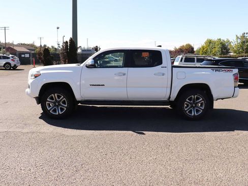 Used 2017 Toyota Tacoma Limited w/ Tow Package AWD/4WD image 8