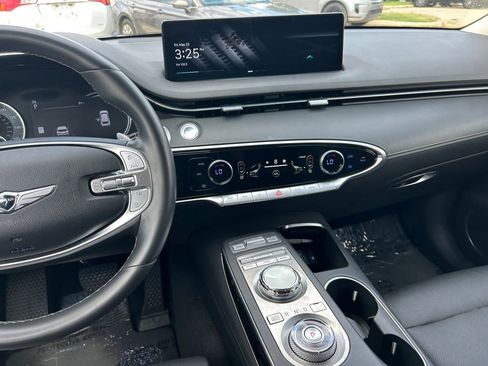 Used 2025 Genesis GV70 2.5T AWD/4WD image 17