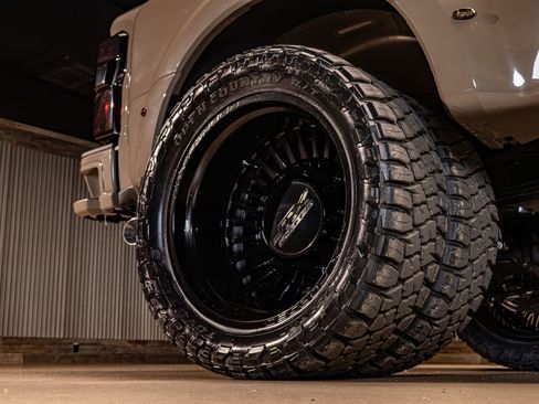 Used 2026 Ford F350 Platinum w/ Platinum Plus Package image 12