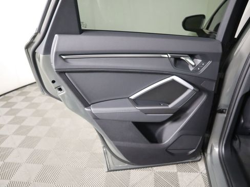 Used 2025 Audi Q3 2.0T Premium w/ Convenience Package image 28