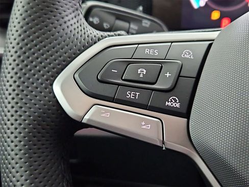 New 2026 Volkswagen Tiguan SE R-Line image 25