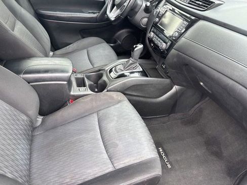 Used 2020 Nissan Rogue SV FWD image 38