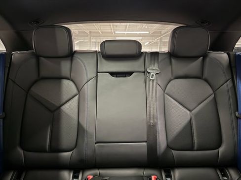 Certified 2026 Porsche Macan AWD/4WD image 30