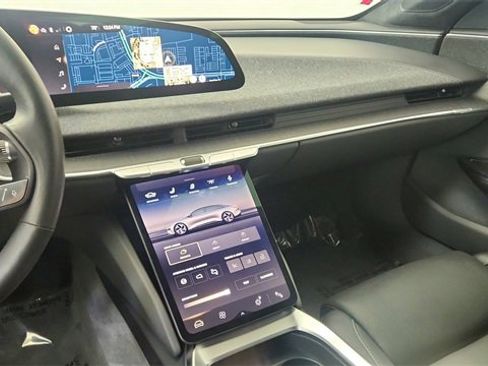 Used 2024 Lucid Air Touring image 44