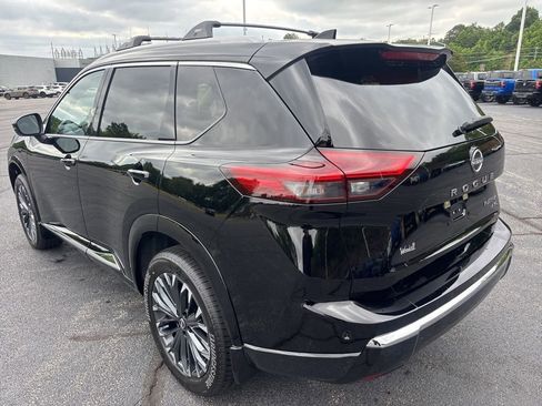New 2026 Nissan Rogue Platinum AWD/4WD image 3