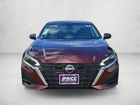 Used 2024 Nissan Altima 2.5 SV image 2