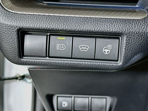 Used 2025 Toyota Prius XLE FWD image 17