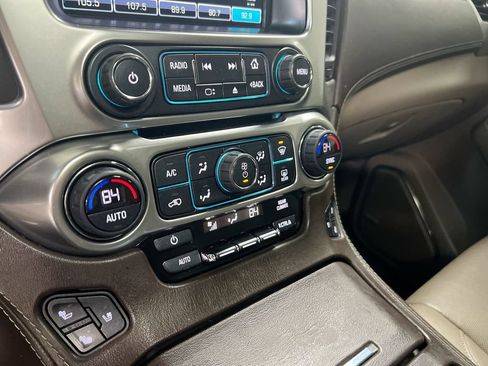Used 2017 Chevrolet Suburban Premier AWD/4WD image 15