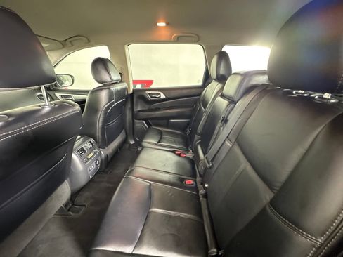 Used 2019 Nissan Pathfinder SL FWD image 45