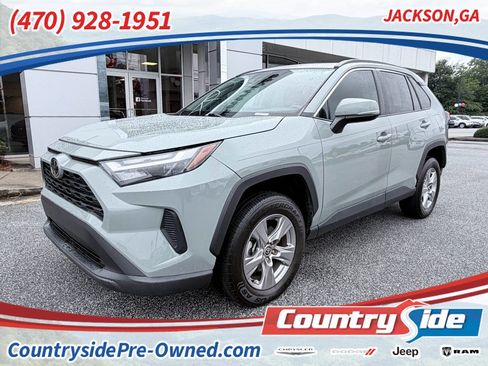 Used 2022 Toyota RAV4 XLE w/ Convenience Package FWD image 1