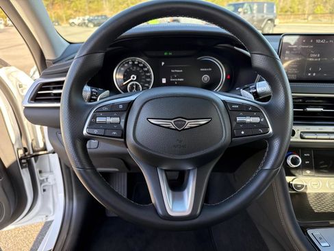 Used 2025 Genesis G70 2.5T image 26