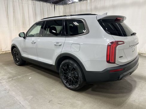 Used 2022 Kia Telluride EX w/ EX Premium Package image 3