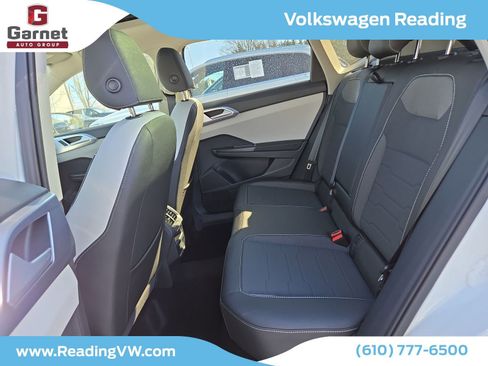 New 2025 Volkswagen Taos SE image 6