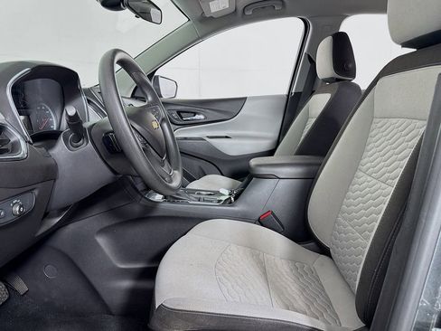 Used 2020 Chevrolet Equinox LS w/ LPO, Cargo Package FWD image 9