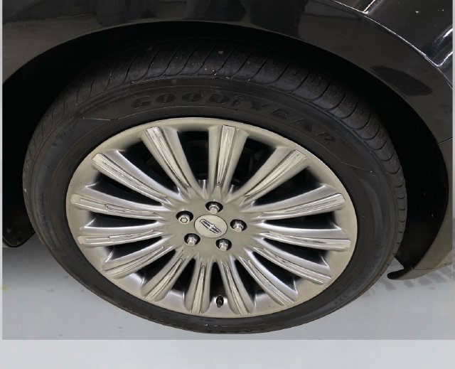 Used 2015 Lincoln MKS AWD w/ Equipment Group 101A image 17