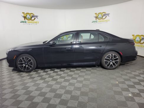 Certified 2023 BMW 760i xDrive w/ Executive Package AWD/4WD image 2