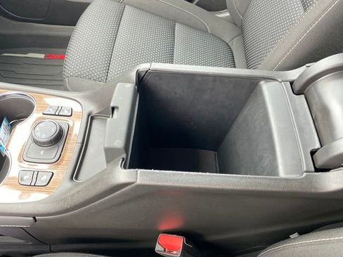 Used 2023 GMC Acadia SLE w/ Driver Convenience Package image 14