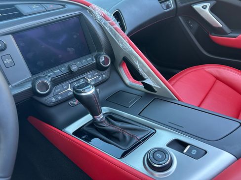 Used 2015 Chevrolet Corvette Z06 w/ 3LZ Preferred Equipment Group image 40