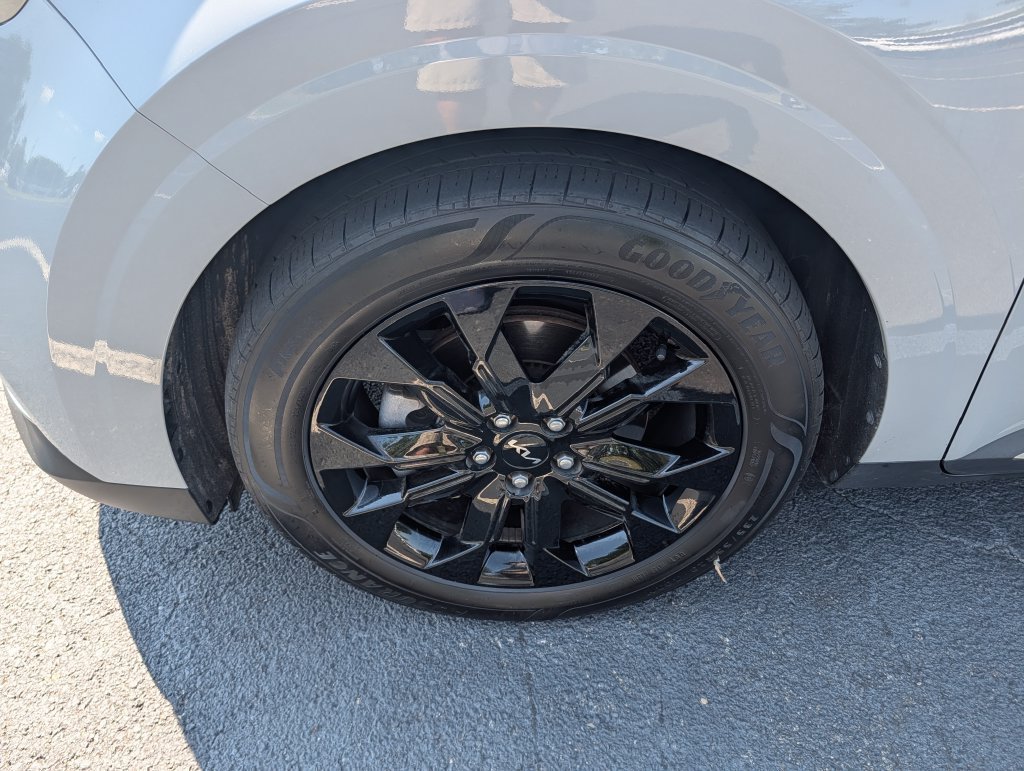 Used 2024 Kia Carnival SX Prestige FWD image 33