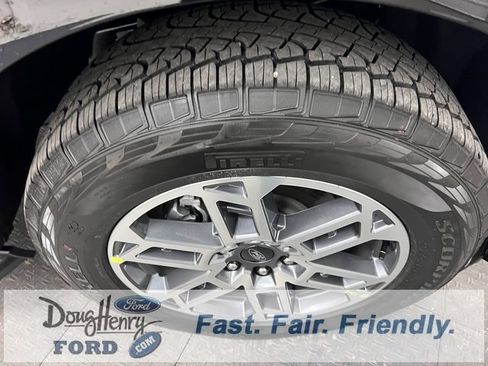 New 2025 Ford Expedition Active image 14