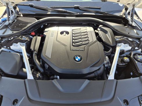 Certified 2022 BMW 740i xDrive image 11