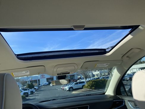 Used 2024 Buick Enclave Avenir w/ LPO, Floor Liner Package image 20