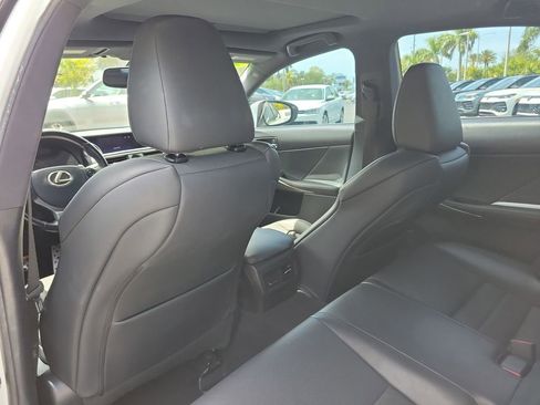 Used 2016 Lexus IS 200t RWD image 11