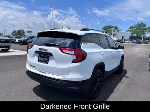 Used 2022 GMC Terrain SLE w/ Elevation Edition FWD image 3