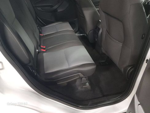 Used 2018 Ford Escape SE image 18