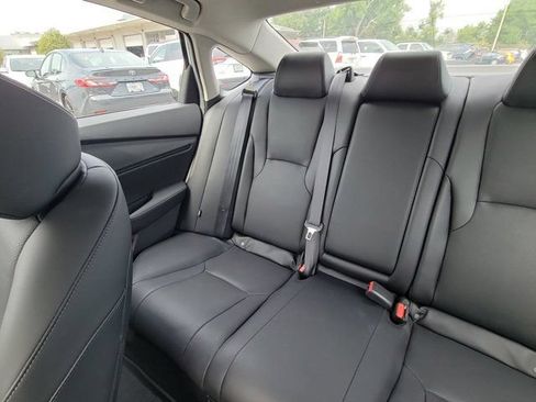 Used 2024 Honda Accord Touring image 4