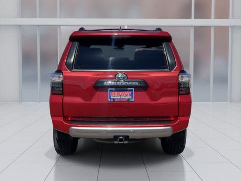Used 2017 Toyota 4Runner TRD Off-Road Premium AWD/4WD image 5
