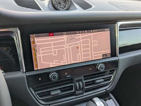 New 2026 Porsche Macan image 17