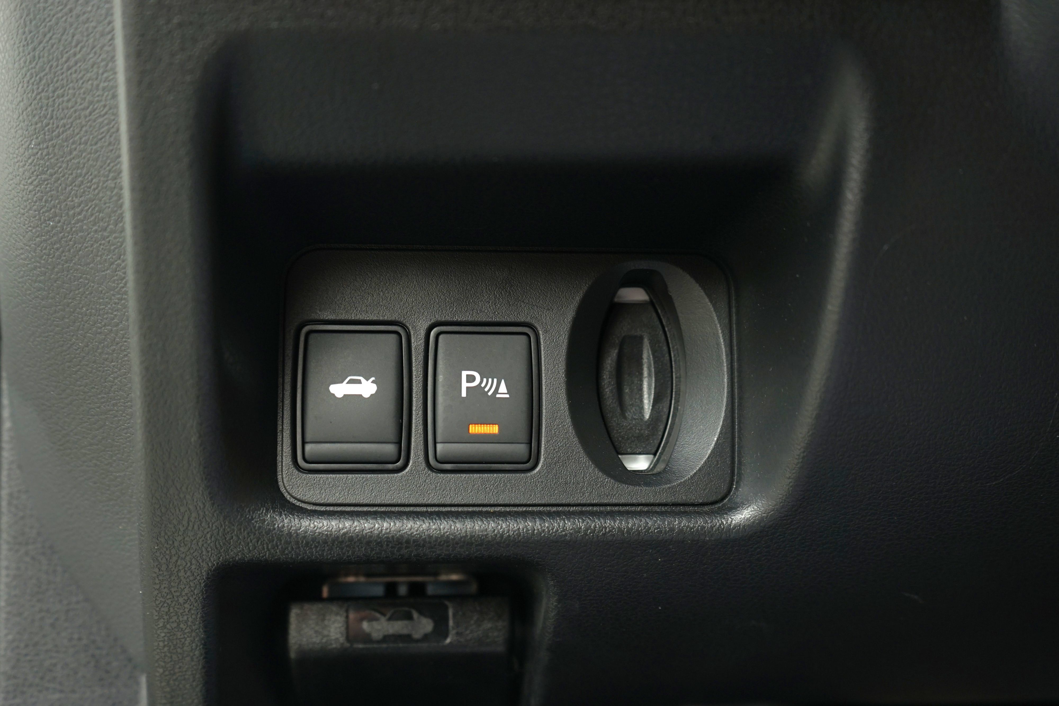Used 2020 Nissan GT-R Premium AWD/4WD image 18