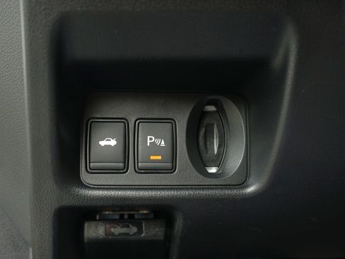 Used 2020 Nissan GT-R Premium AWD/4WD image 18