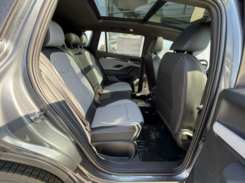 New 2026 Volkswagen Tiguan SE R-Line AWD/4WD image 22