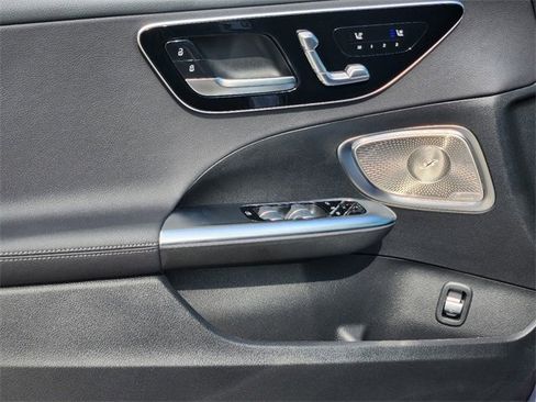 New 2025 Mercedes-Benz C 300 4MATIC Sedan image 8