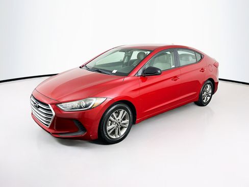 Used 2017 Hyundai Elantra SE image 3
