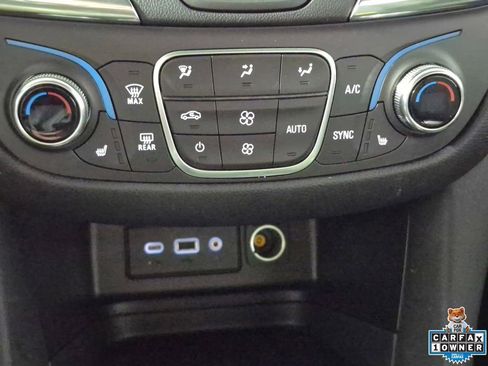 Used 2019 Chevrolet Equinox LT FWD image 18