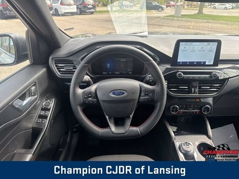 Used 2025 Ford Escape ST-Line Select AWD/4WD image 3