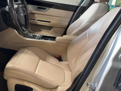 Used 2016 Jaguar XF Premium AWD/4WD image 4