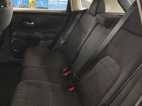 Used 2023 Honda HR-V LX image 18