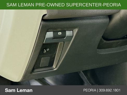 Used 2023 Land Rover Defender 110 image 10