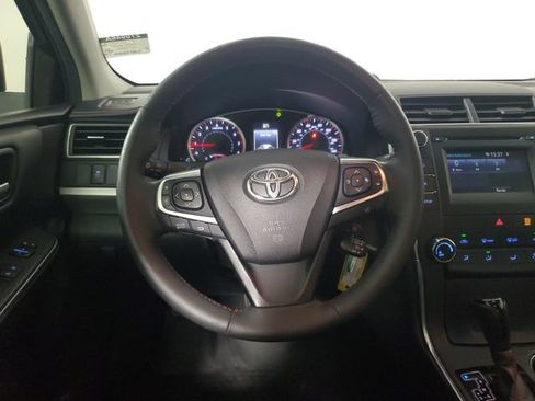 Used 2017 Toyota Camry SE FWD image 14