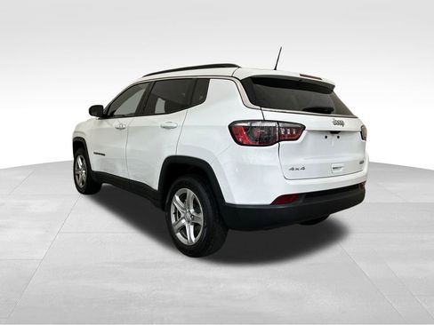 Used 2024 Jeep Compass Latitude AWD/4WD image 3