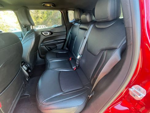 Used 2025 Jeep Compass Trailhawk image 34