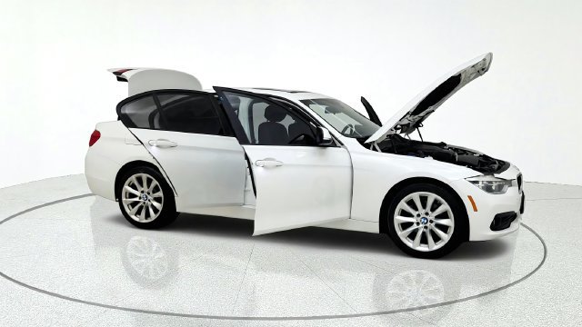 Used 2018 BMW 320i xDrive Sedan AWD/4WD image 20